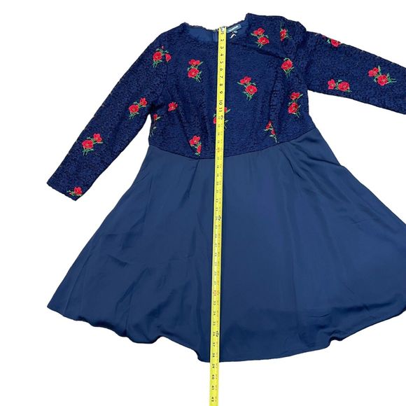 NWT ModCloth A-Line WomanDress Sz 22 Navy Lace Floral Embroidered Long Sleeve - Picture 14 of 16